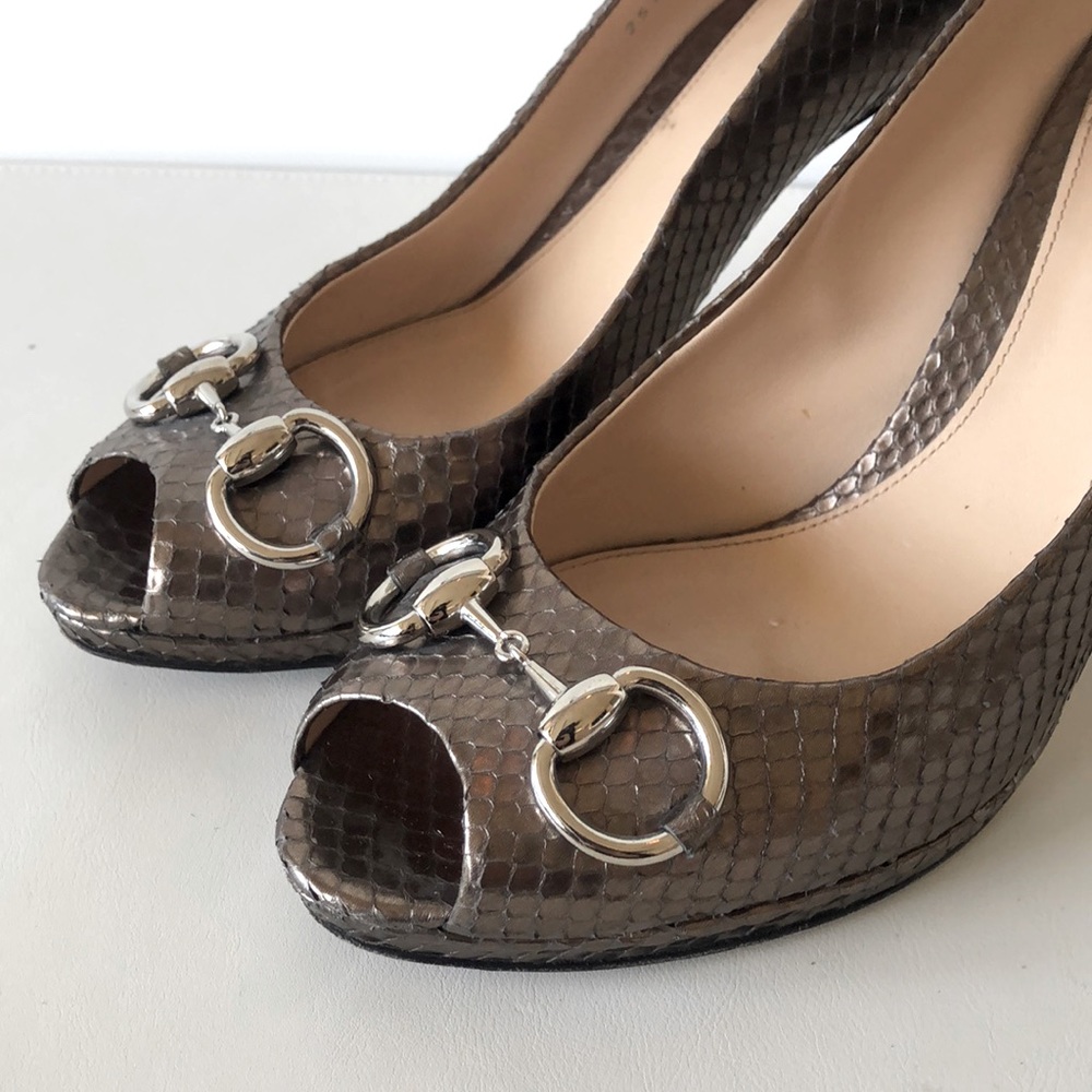💜HP💜Gucci Pumps Genuine snakeskin .